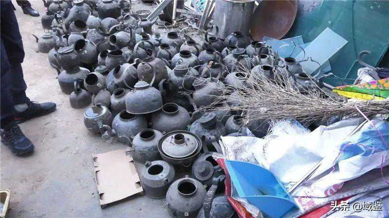 古董按斤卖！这家古玩店太神奇，老板收货全自己留着